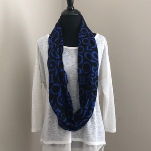 Infinity scarf